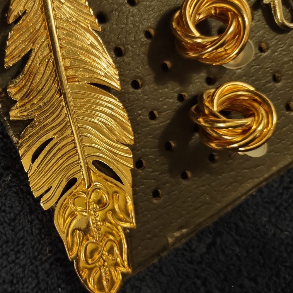 Jewelry Accessory Bundle - Picture 5 of 12